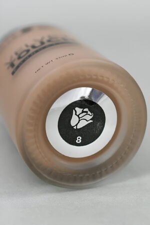 Base Líquida Velvet Touch #8 Base de Maquillaje Velvet Touch #8