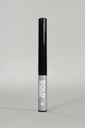 Delineador perlado tono plateado